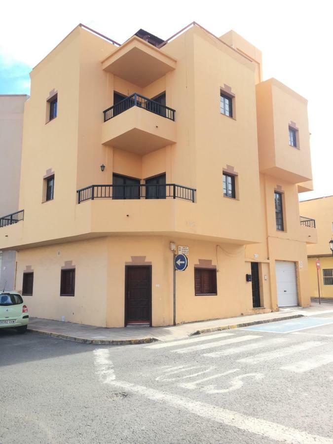 Calle Eusebio Carballo Estevez Corralejo Buitenkant foto